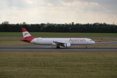 A320 rollt aus